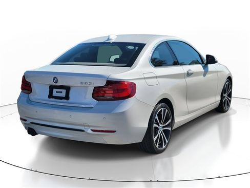 Used 2020 BMW 230i Coupe w/ Premium Package image 4