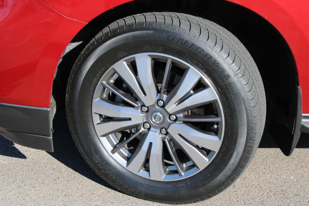 Used 2018 Nissan Pathfinder S AWD/4WD image 17