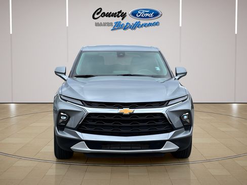 Used 2025 Chevrolet Blazer LT AWD/4WD image 12