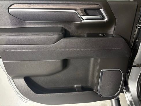 Used 2025 Chevrolet Silverado 2500 LTZ w/ LTZ Plus Package AWD/4WD image 43