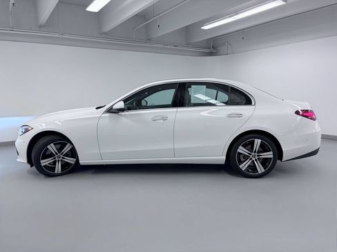 Used 2025 Mercedes-Benz C 300 4MATIC Sedan image 5