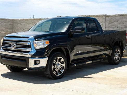 Used 2016 Toyota Tundra SR5 w/ Tow Package RWD image 5