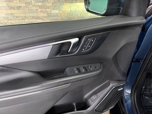 Used 2025 Buick Enclave Preferred w/ Power Package FWD image 9