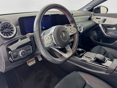 Used 2023 Mercedes-Benz CLA 250 image 10