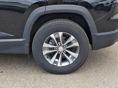 Used 2025 Chevrolet Equinox LT FWD image 24