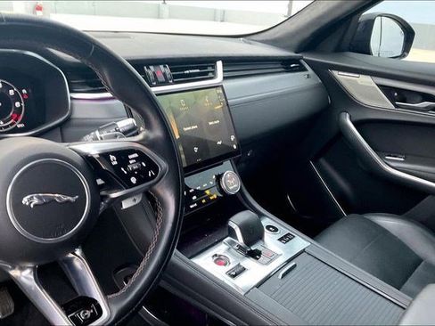 Used 2021 Jaguar F-PACE SVR image 8