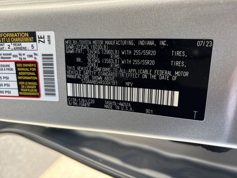 Used 2024 Toyota Grand Highlander Limited image 35