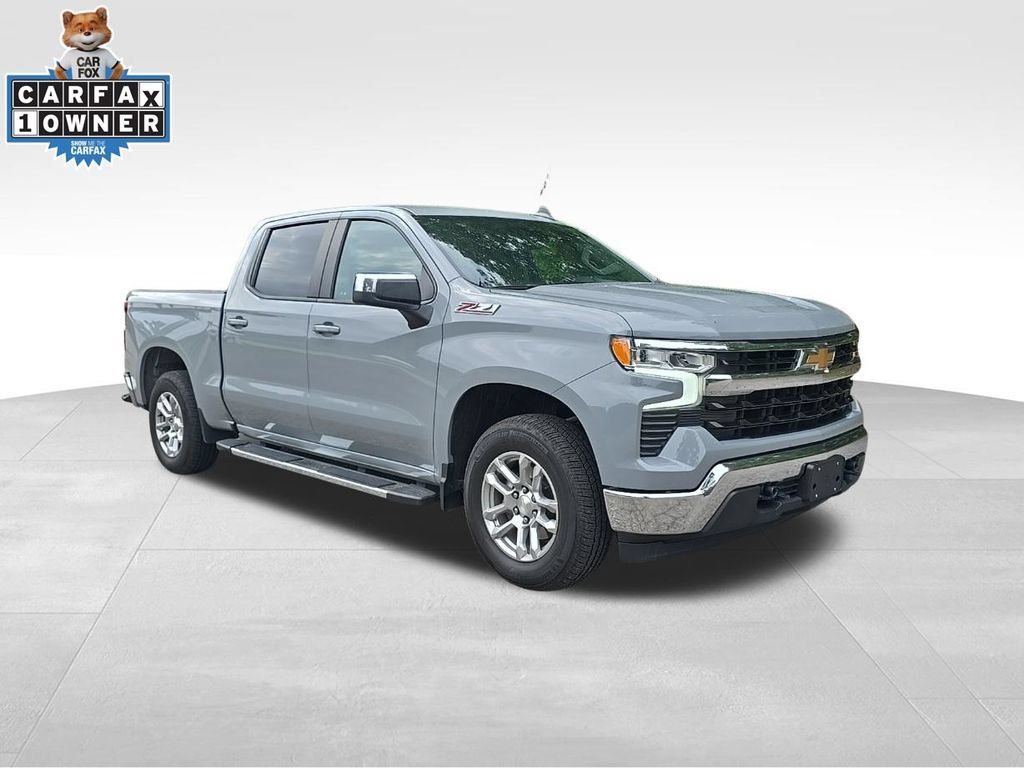 Used 2024 Chevrolet Silverado 1500 LT w/ Z71 Off-Road Package AWD/4WD image 10