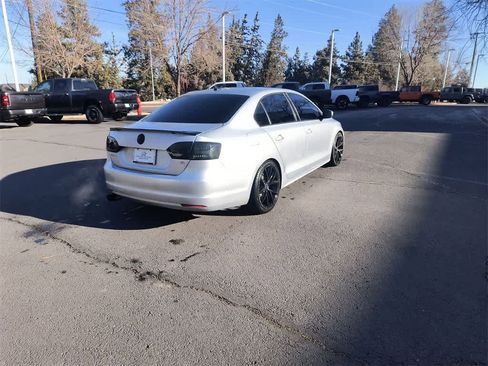 Used 2014 Volkswagen Jetta SE image 6