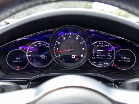 Certified 2023 Porsche Cayenne Platinum Edition w/ Performance Package image 33