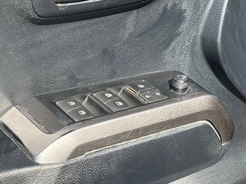 Used 2019 Toyota Tacoma SR5 AWD/4WD image 22
