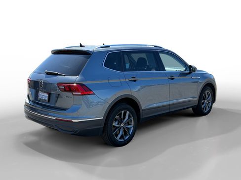 Used 2022 Volkswagen Tiguan SE image 5