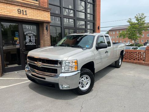 Used 2008 Chevrolet Silverado 2500 LT w/ 1LT Convenience Package AWD/4WD image 1