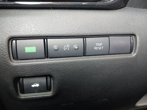 Used 2024 Nissan Sentra SV w/ All-Weather Package FWD image 33