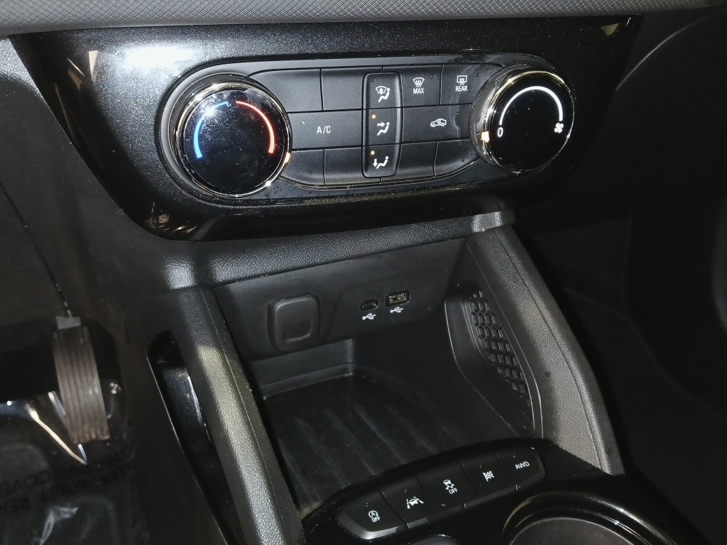 Used 2025 Chevrolet TrailBlazer LT AWD/4WD image 19