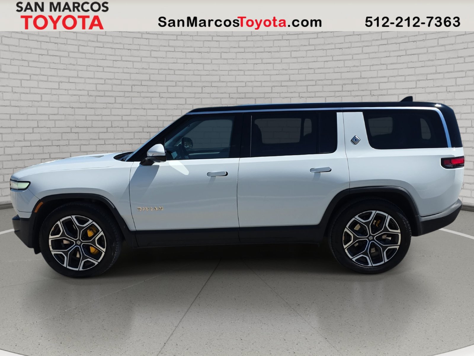 Used 2024 Rivian R1S Adventure Quad AWD/4WD image 9