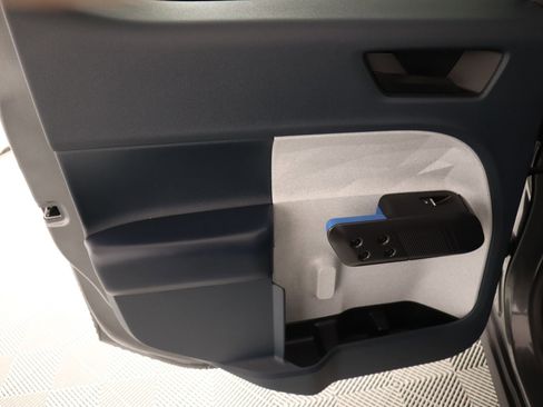 Used 2025 Ford Maverick XLT w/ XLT Luxury Package image 16