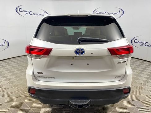 Used 2019 Toyota Highlander XLE AWD/4WD image 5