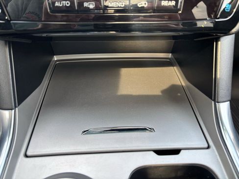 Used 2022 Ford Explorer Limited w/ Equipment Group 301A image 26