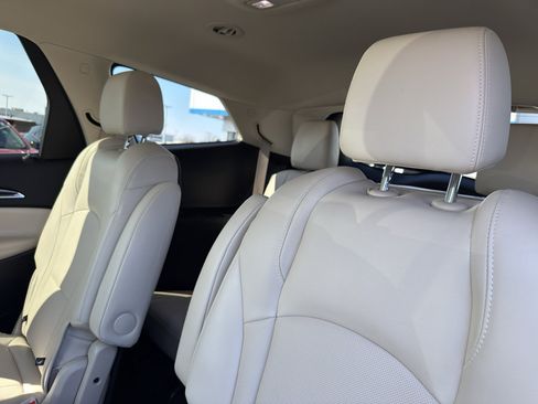 Used 2023 Buick Enclave Essence w/ Sport Touring Edition image 35