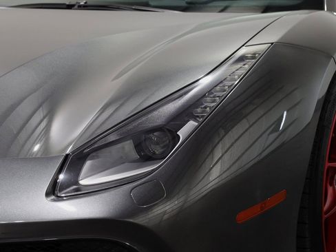 Used 2016 Ferrari 488 GTB image 6