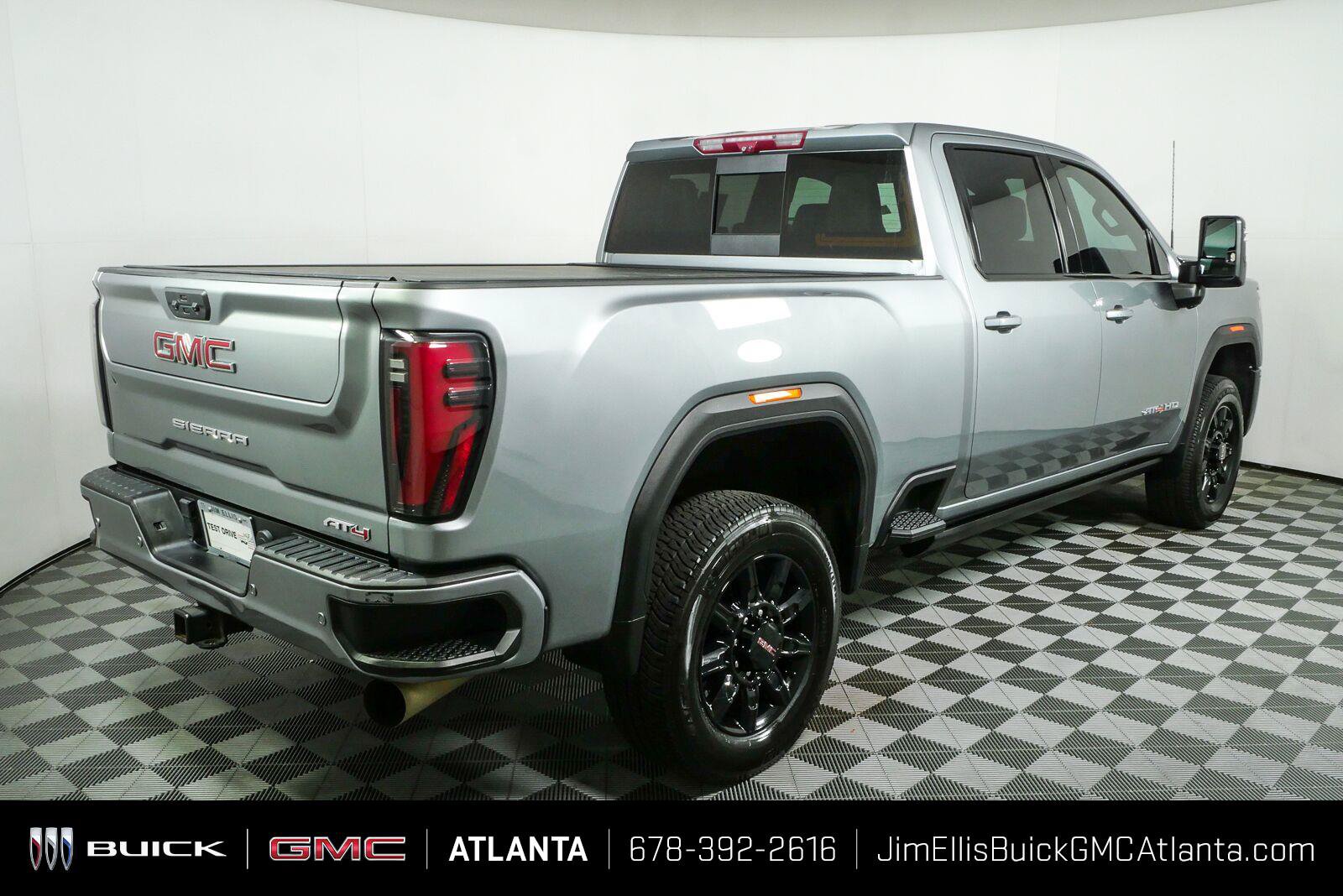 Used 2024 GMC Sierra 2500 AT4 w/ AT4 Premium Plus Package AWD/4WD image 3