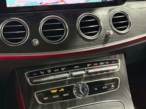 Used 2019 Mercedes-Benz E 300 4MATIC w/ Premium 1 Package image 37