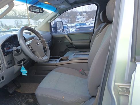 Used 2005 Nissan Titan SE w/ (R02) SE Off-Road Pkg image 6