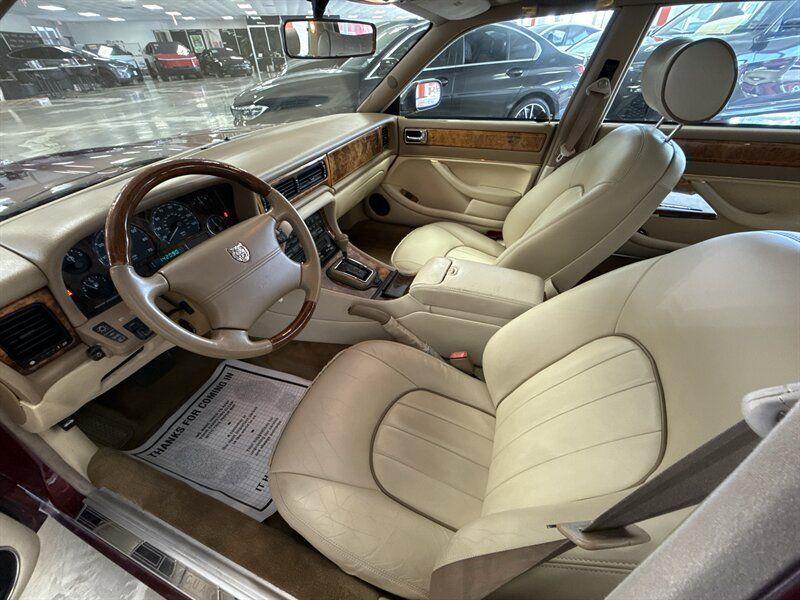 Used 1997 Jaguar XJ Vanden Plas RWD image 12