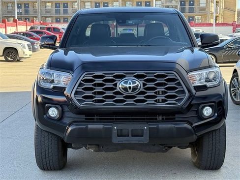 Used 2022 Toyota Tacoma TRD Off-Road w/ Technology Package image 7