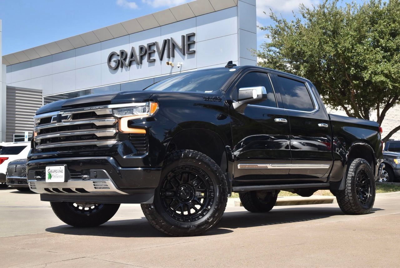 Used 2022 Chevrolet Silverado 1500 High Country w/ Max Trailering Package AWD/4WD image 2