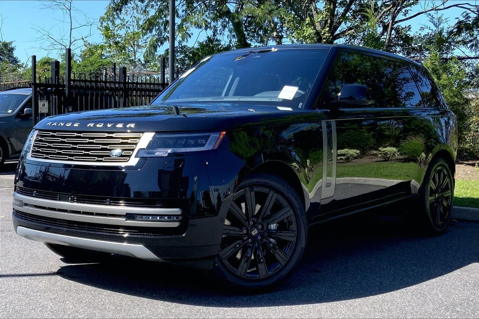New 2027 Land Rover Range Rover SE AWD/4WD image 1