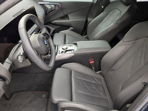 Used 2025 BMW X3 xDrive30i w/ Premium Package image 17