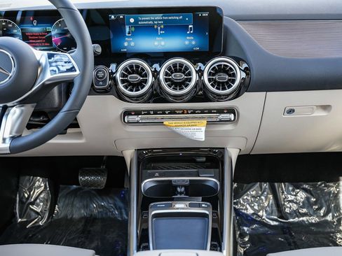 New 2026 Mercedes-Benz GLA 250 4MATIC image 13