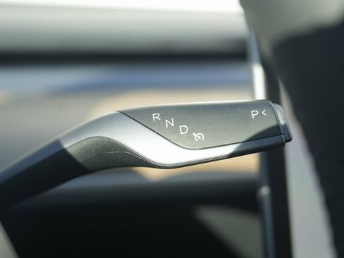 Used 2023 Tesla Model Y Long Range image 44