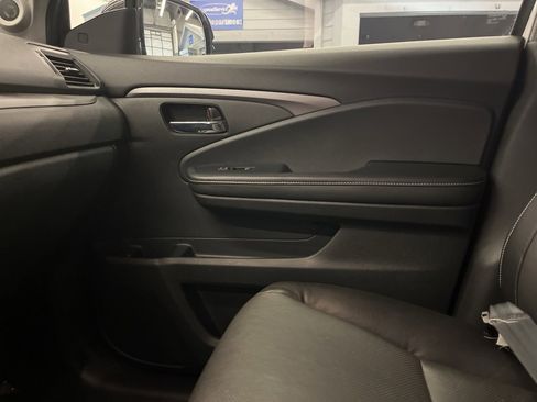 Used 2023 Honda Ridgeline RTL-E image 16