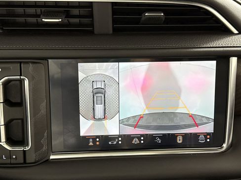 Used 2024 GMC Yukon Denali w/ Advanced Technology Package image 19