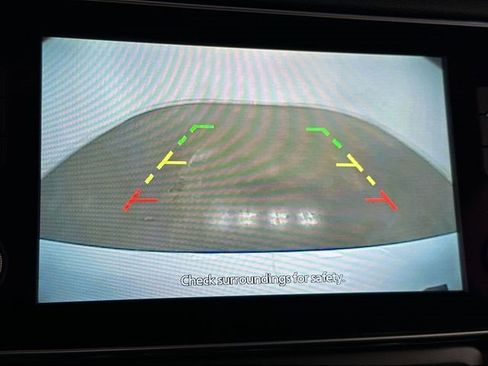 Used 2023 Nissan Leaf S image 13