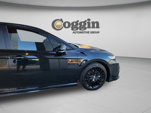 Used 2022 Toyota Camry SE image 29