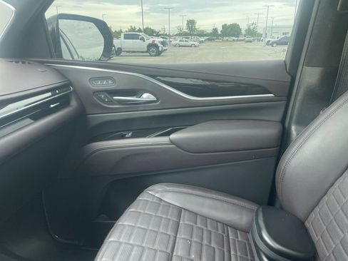 Used 2023 Cadillac Escalade Sport Platinum w/ Heavy-Duty Trailer Package AWD/4WD image 22