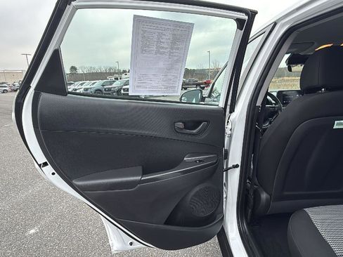 Used 2023 Hyundai Kona SE w/ Cargo Package image 22