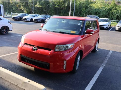 Used 2013 Scion xB FWD image 3