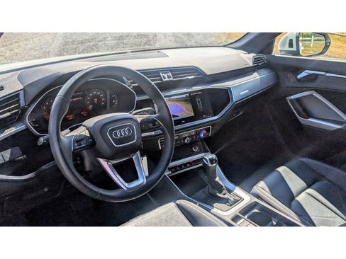 Used 2025 Audi Q3 2.0T Premium image 19