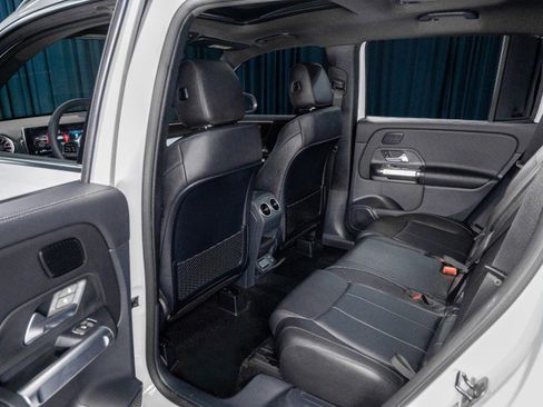Used 2025 Mercedes-Benz GLB 250 image 29