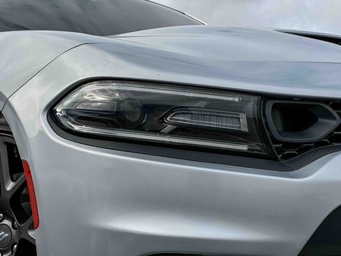 Used 2019 Dodge Charger Scat Pack w/ Technology Group RWD image 4