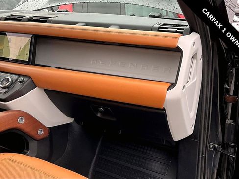 Used 2024 Land Rover Defender 110 S image 25