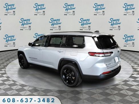 Used 2023 Jeep Grand Cherokee L Limited w/ Luxury Tech Group II image 7