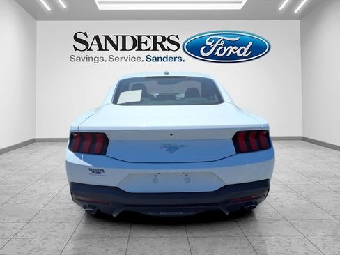 Used 2025 Ford Mustang Coupe RWD image 3