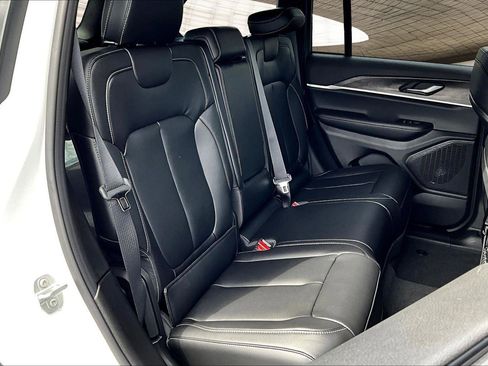 New 2025 Jeep Grand Cherokee Limited w/ Trailer Tow Package image 10