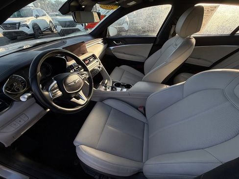 Used 2025 Genesis G70 2.5T RWD image 11